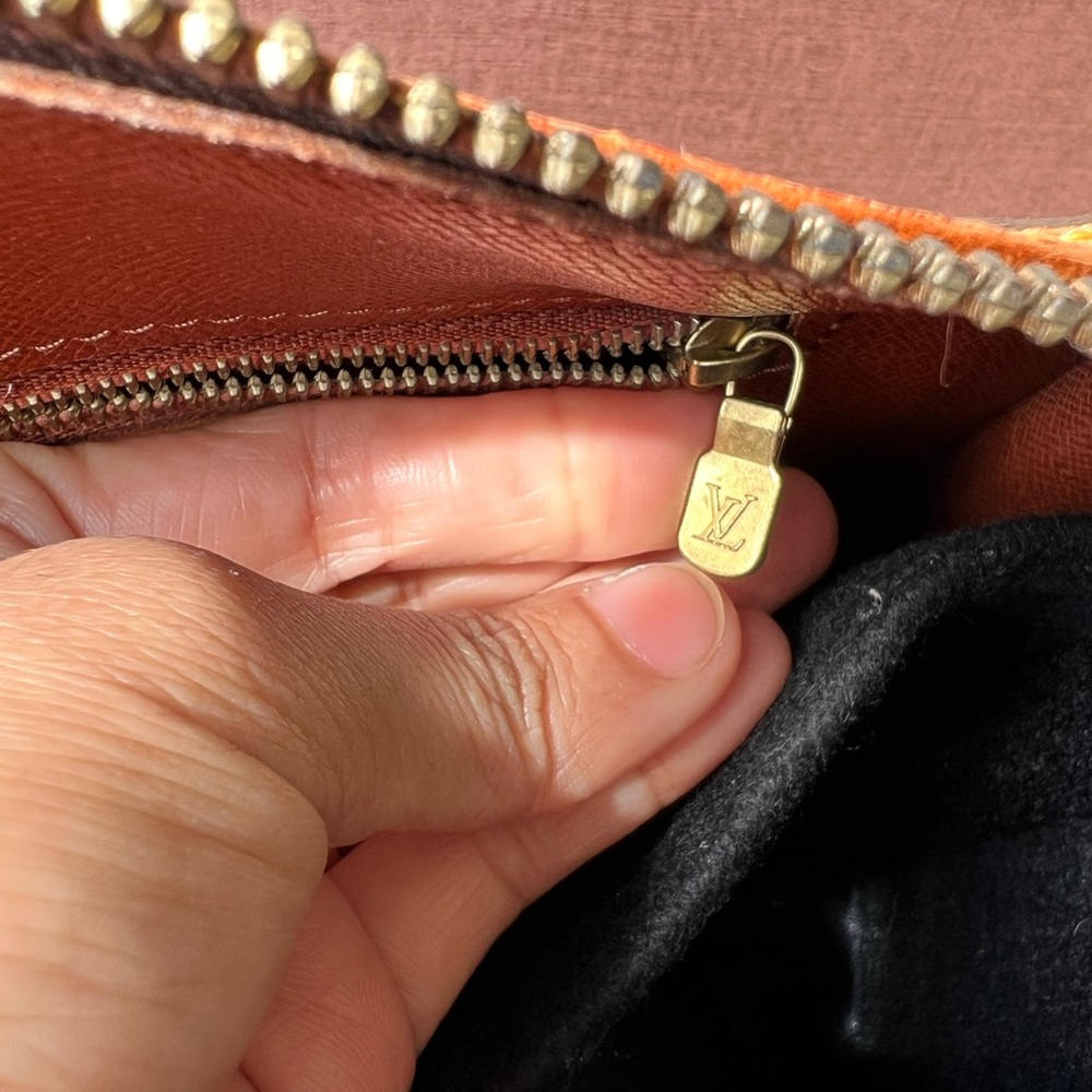 🔥🔥RARE🔥🔥Louis Vuitton Cite 2 Way Bag - Picture 11 of 13